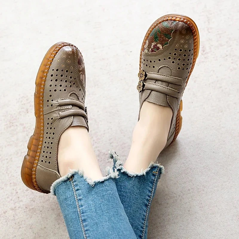 Cowhide leather retro flat-bottomed mother middle-aged and old ladies beef tendon soft-soled leather shoes nike shoes women