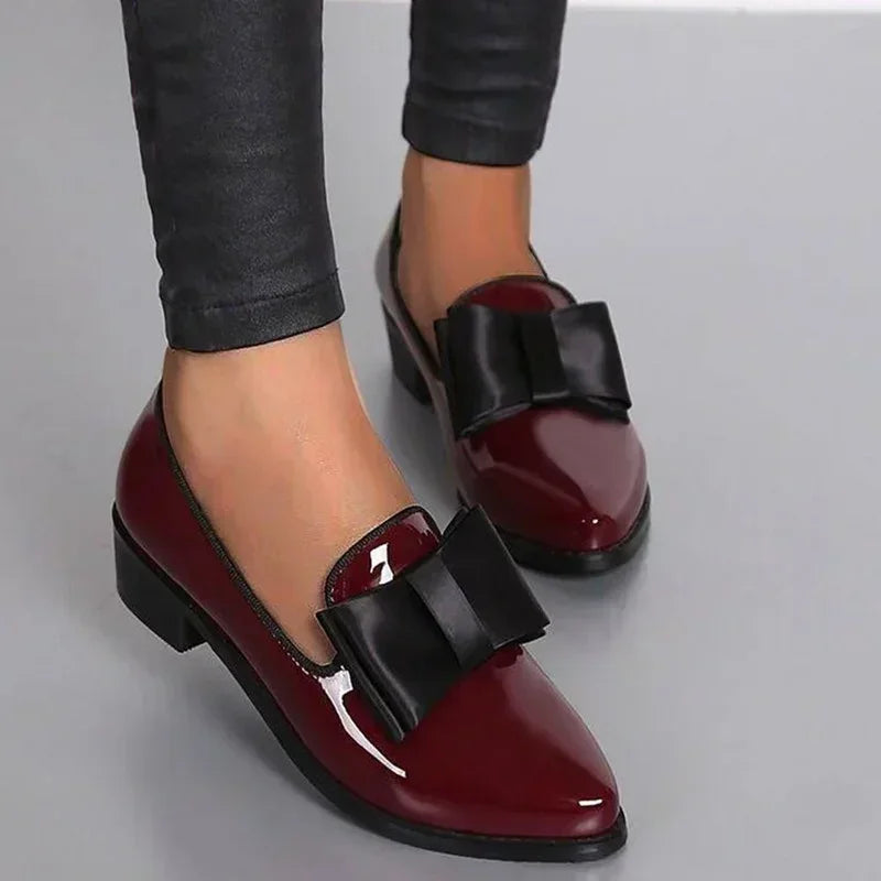 2024 New Women's Loafers Bow Decor Pointed Toe Flat Shoes for Women Patent Leather Shallow Mouth Commuter Daily Casual Shoes