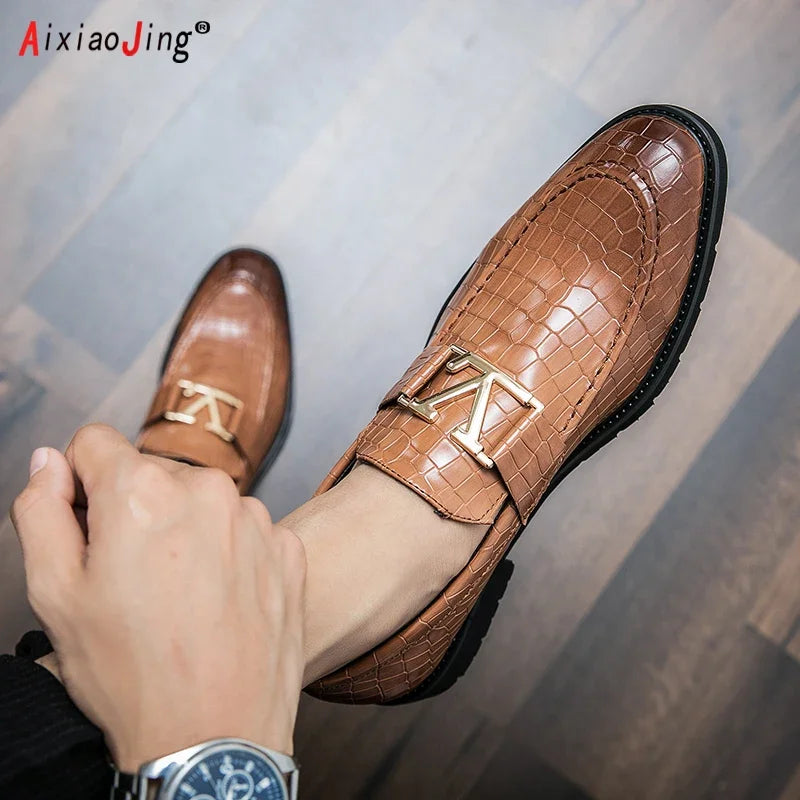 New Designer Men's Leather Shoes Trend Luxury Brand Business Pointed Toe Leather Shoes Casual Shoes Leather Buckle Men's Loafers